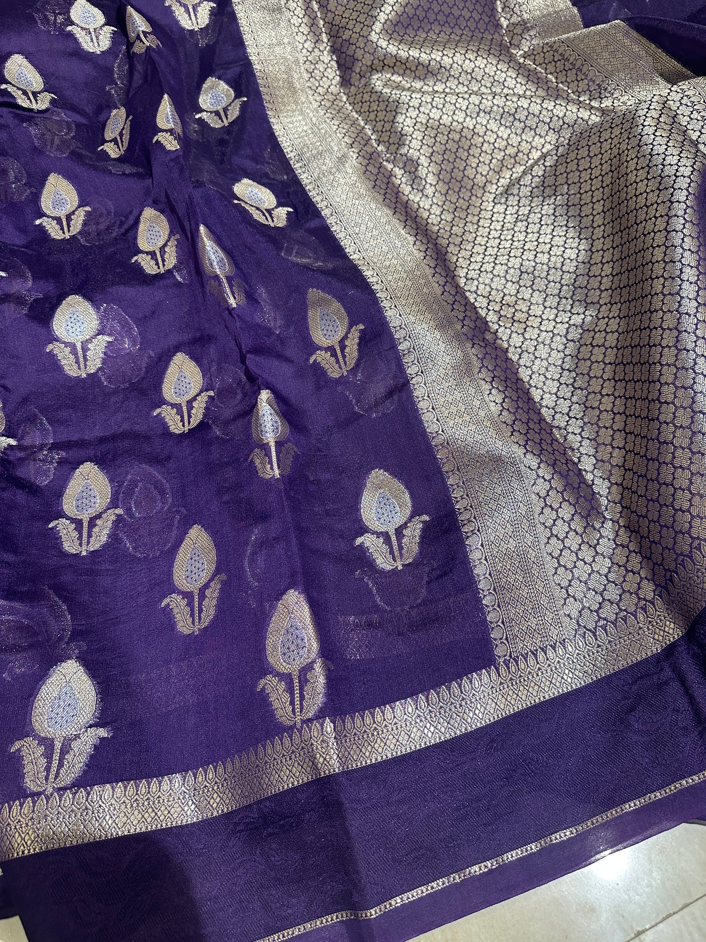 Beautiful Voilet Bridal Warm Silk Banarasi Saree