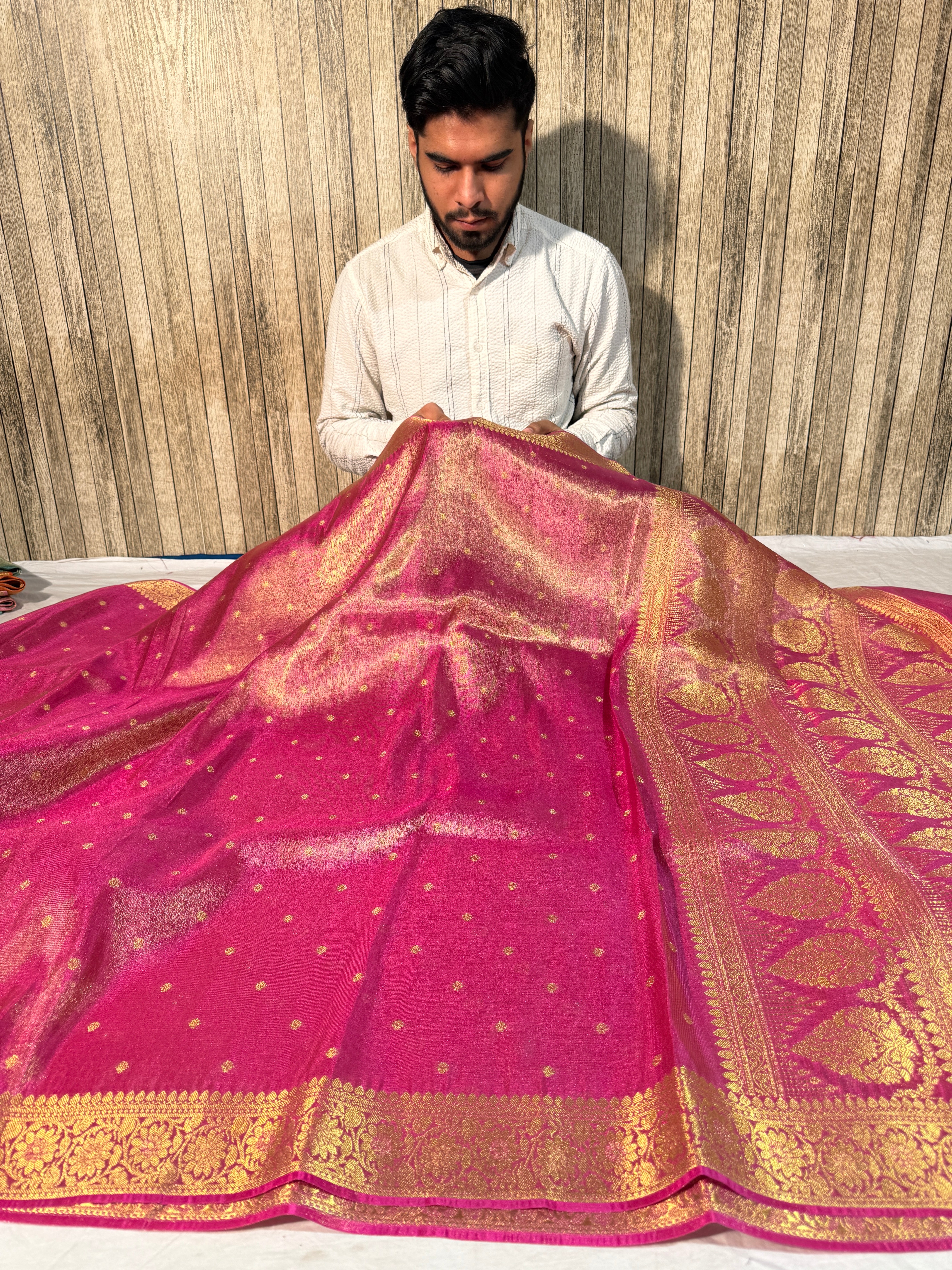 Metallic Rani Pink Breathable Tissue Silk Banarasi Saree