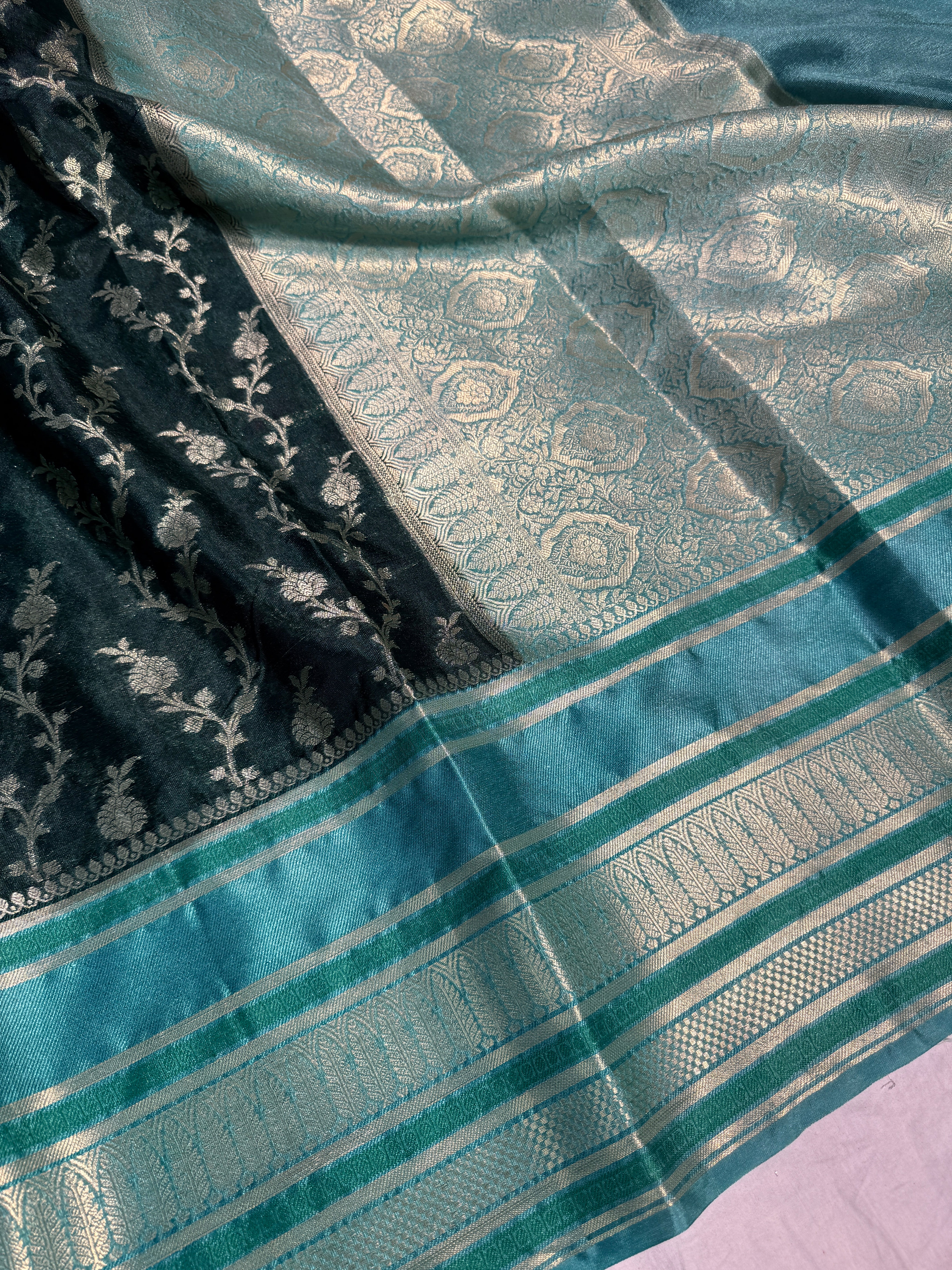 Contrast Bottlegreen Premium Soft Banarasi Chiniya Silk Saree
