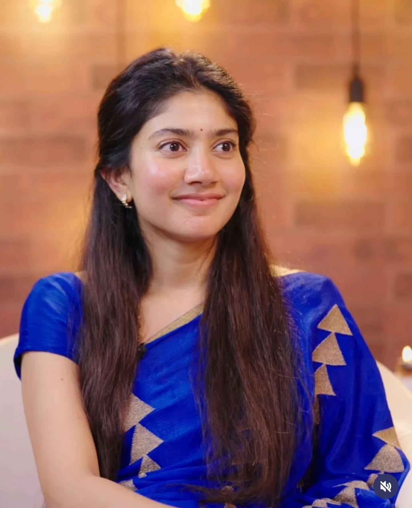 Ready To Wear Sai Pallavi Inspired Royal Blue Soft Silk Banarasi Saree