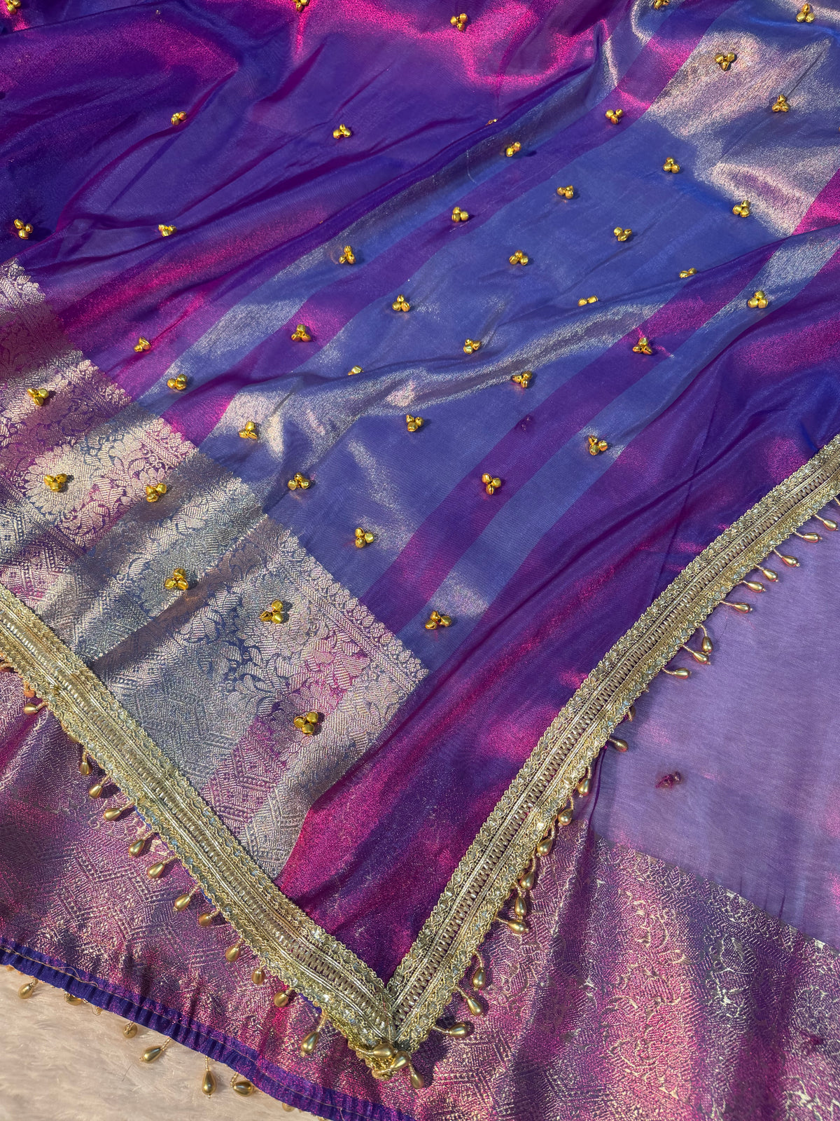 Viral Ghungroo Handwork Metallic Baigani Premium Tissue Silk Banarasi Saree