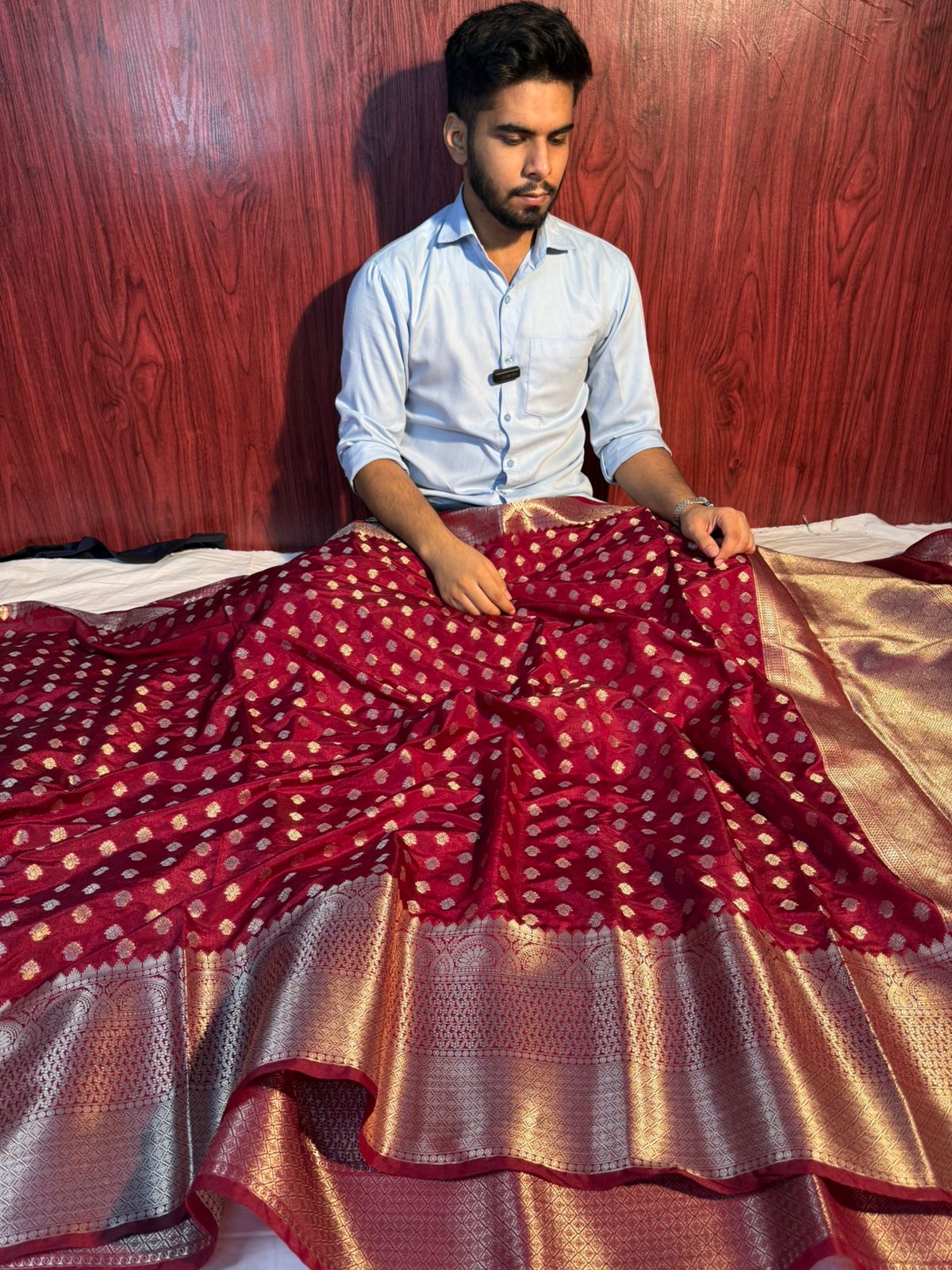 Maroon Premium Chiniya Silk Zari Buti Weave Banarasi Saree