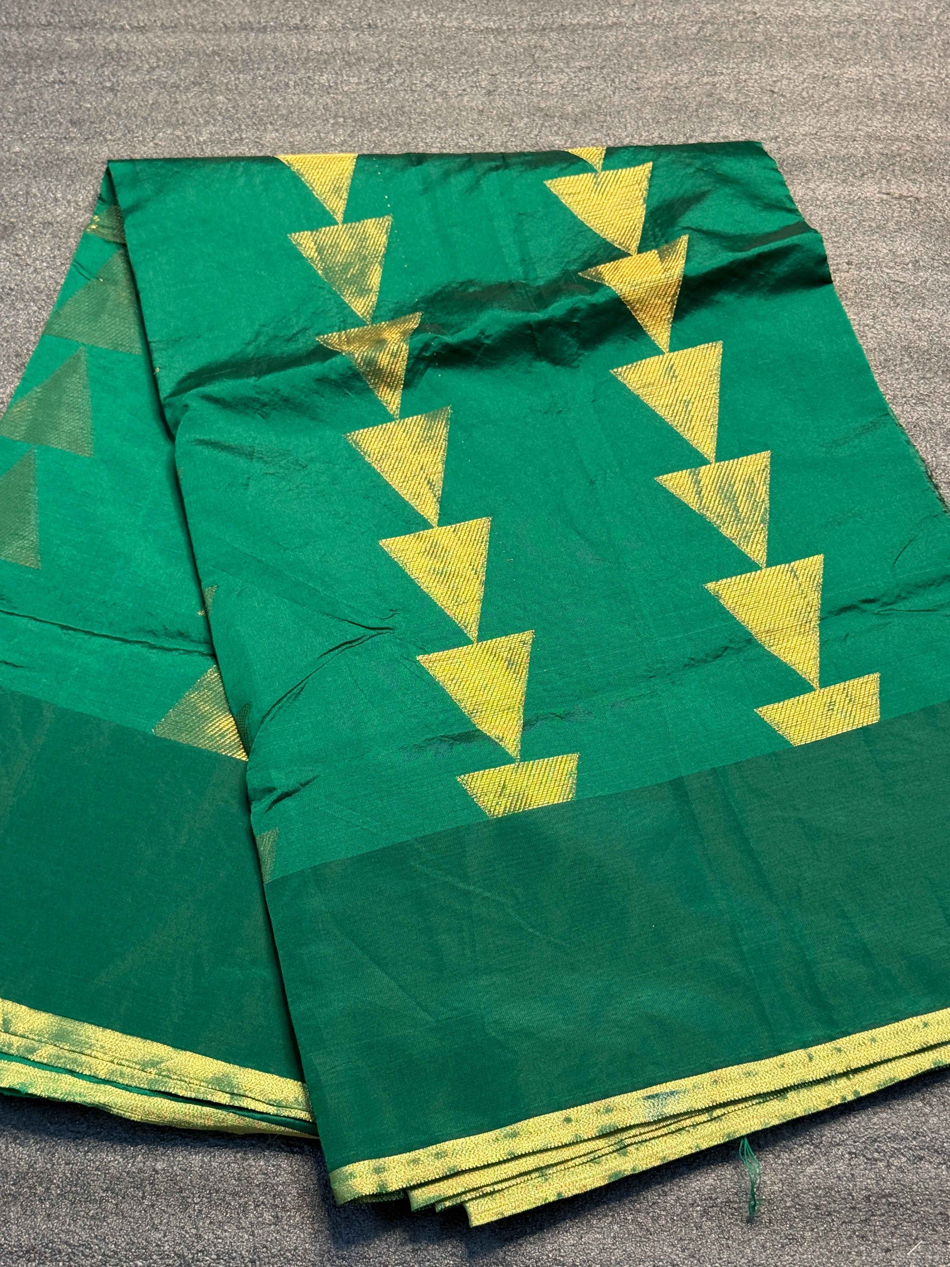 Premium Traditional Zari Woven Soft Tissue Silk Banarasi Saree