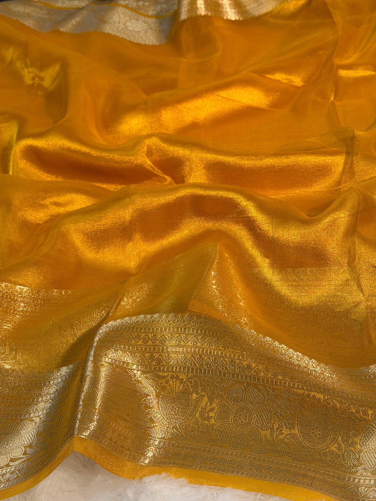 Metallic Gold 100% Pure Tissue Silk Banarasi Saree with Traditional Weave Borders