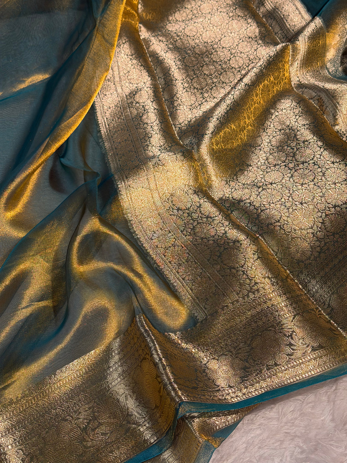 Dual Shaded Seagreen 100% Pure Tissue Silk Banarasi Saree