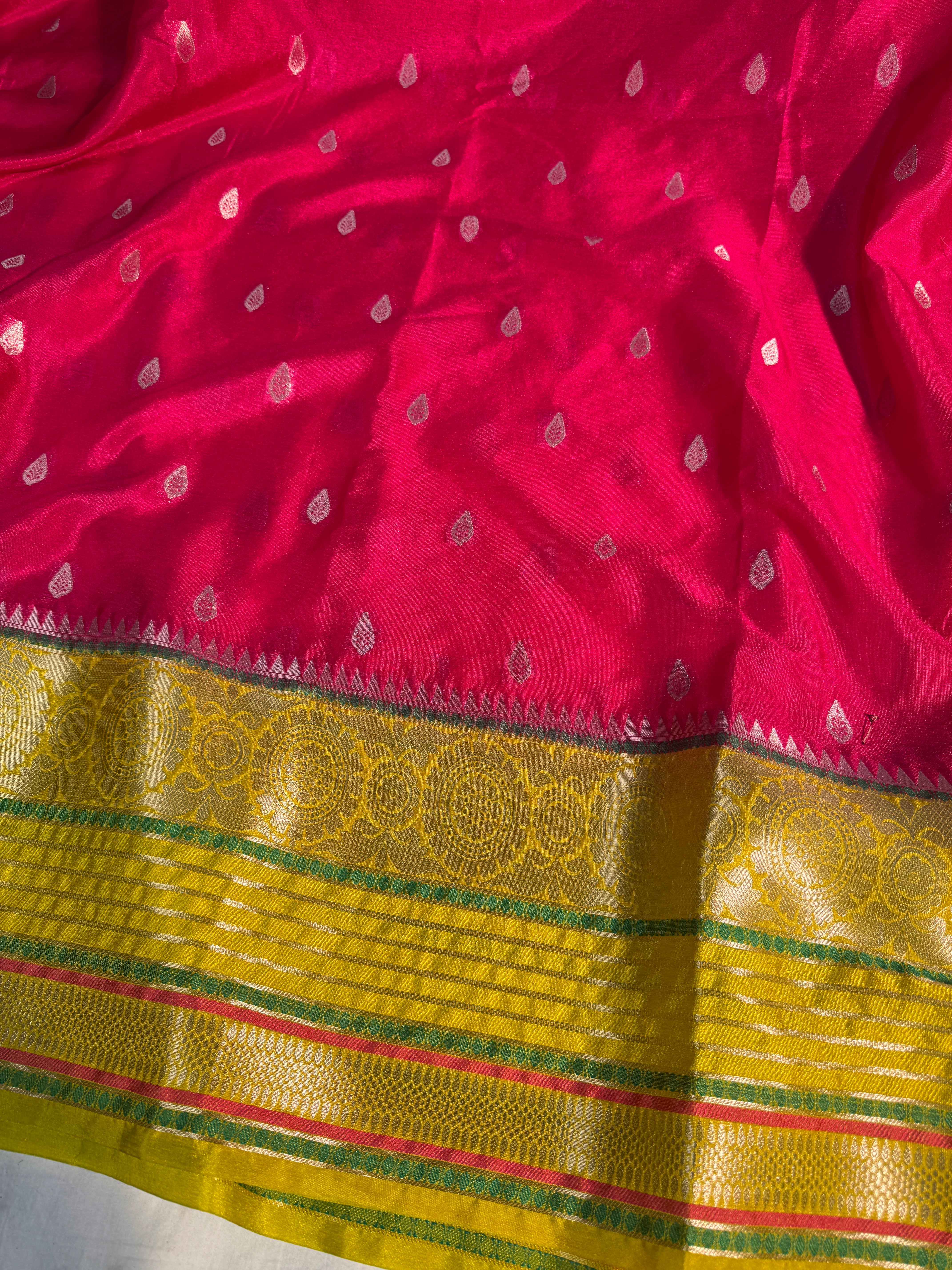 Contrast Premium Soft Banarasi Chiniya Silk Saree