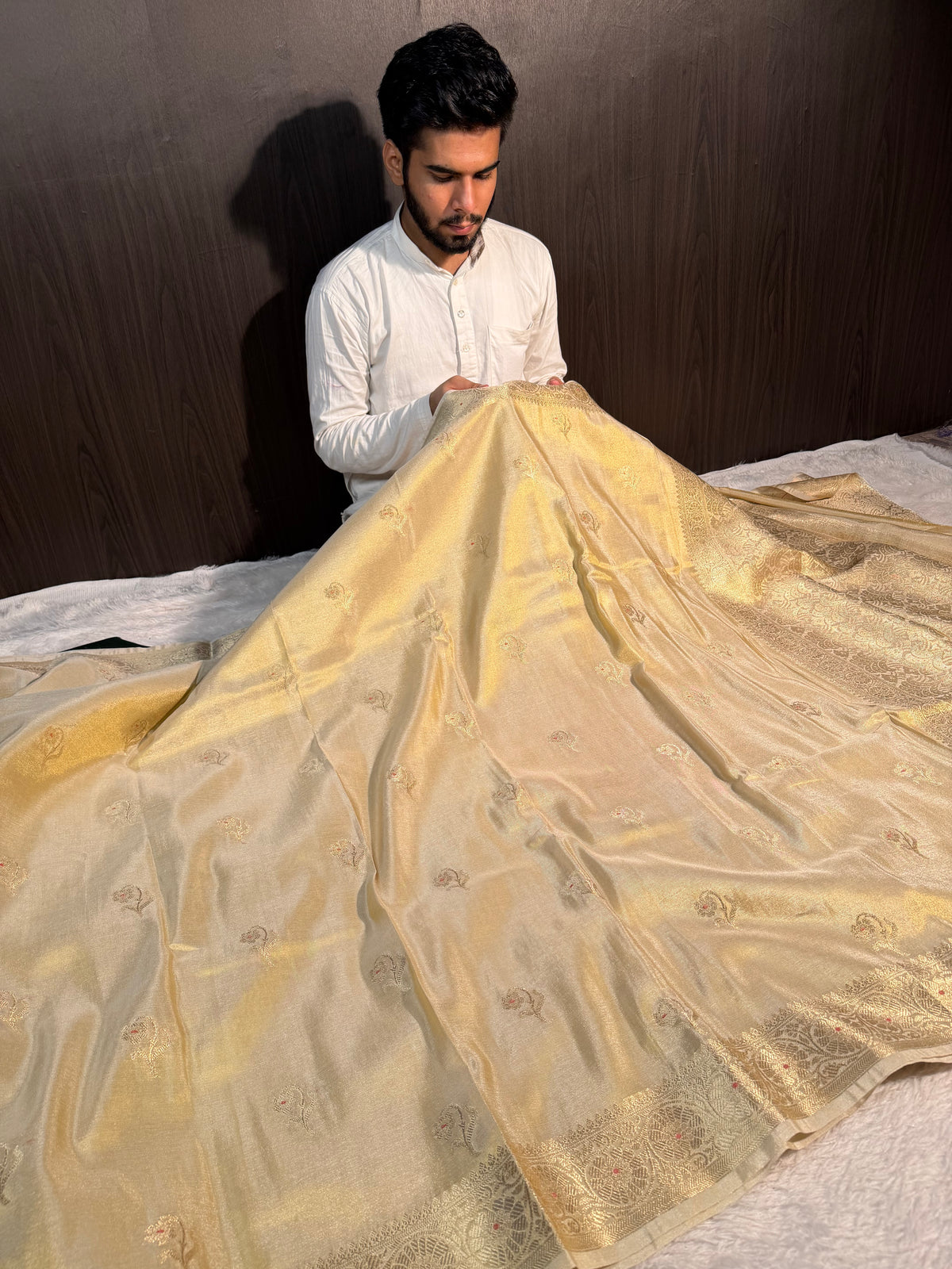 Rare Ivory Premium Breathable Tissue Silk Meenakari Weave Banarasi Saree