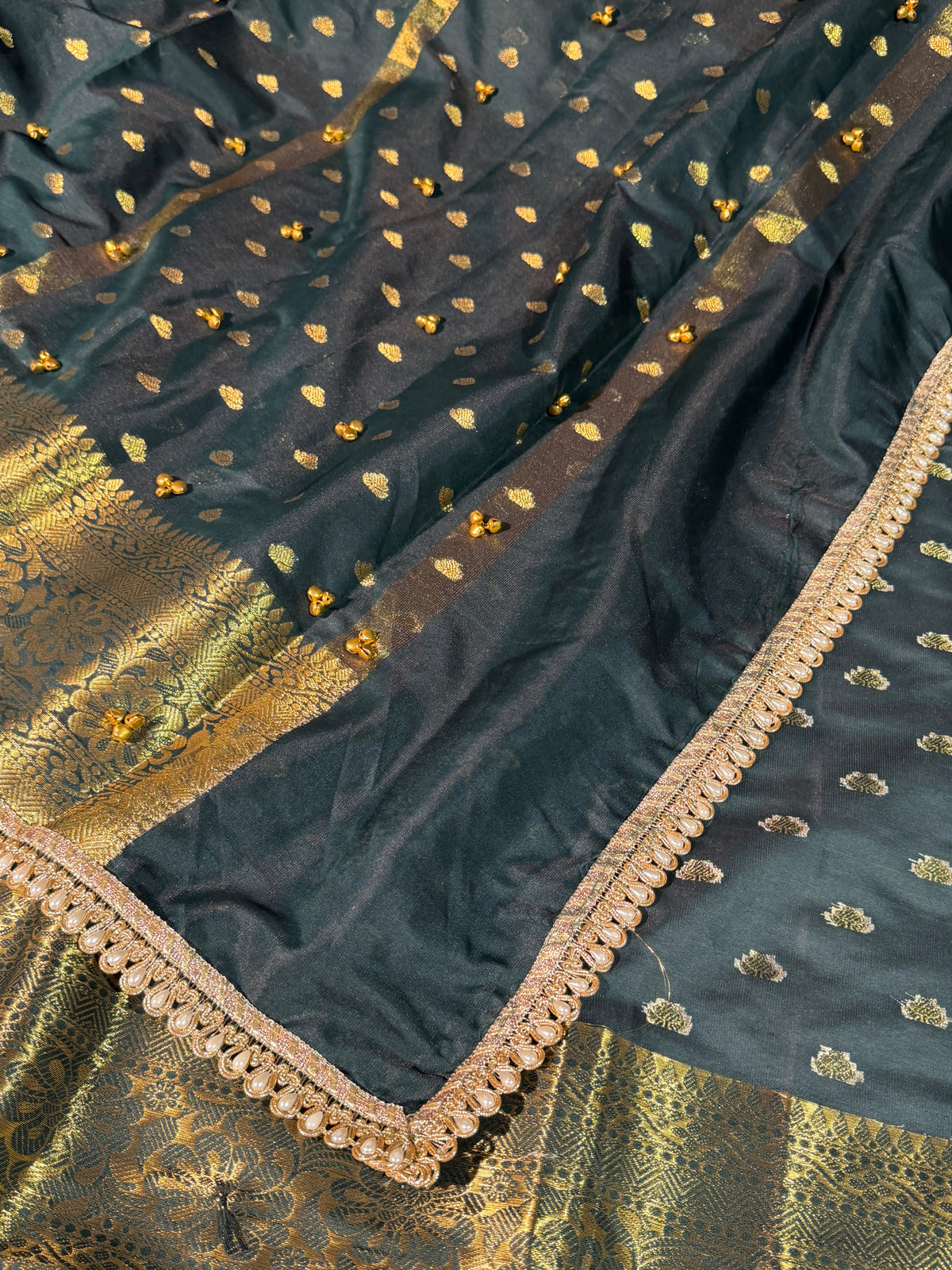 Viral Ghungroo Handwork Bottlegreen Premium Katan Silk Banarasi Saree