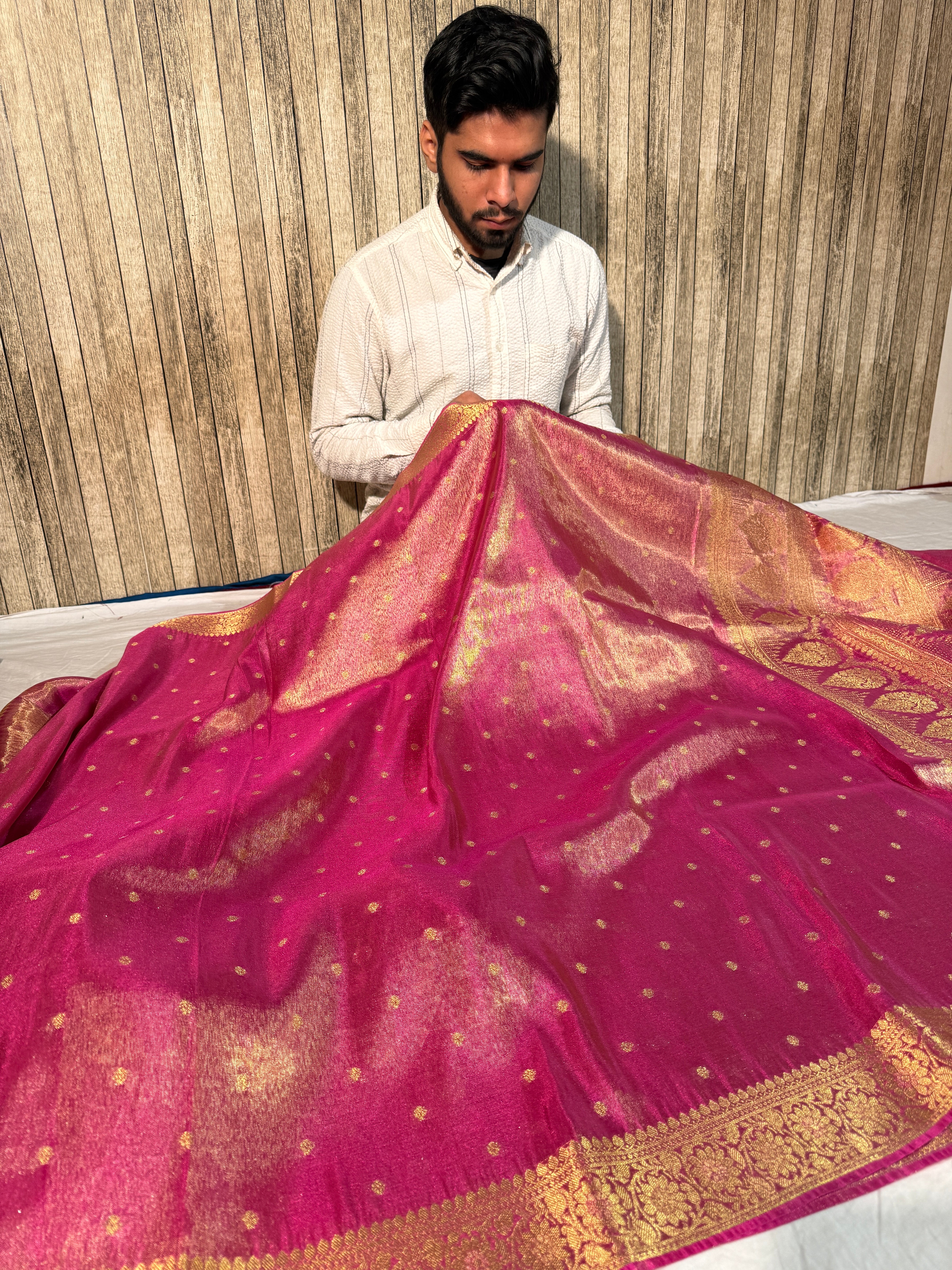 Metallic Rani Pink Breathable Tissue Silk Banarasi Saree