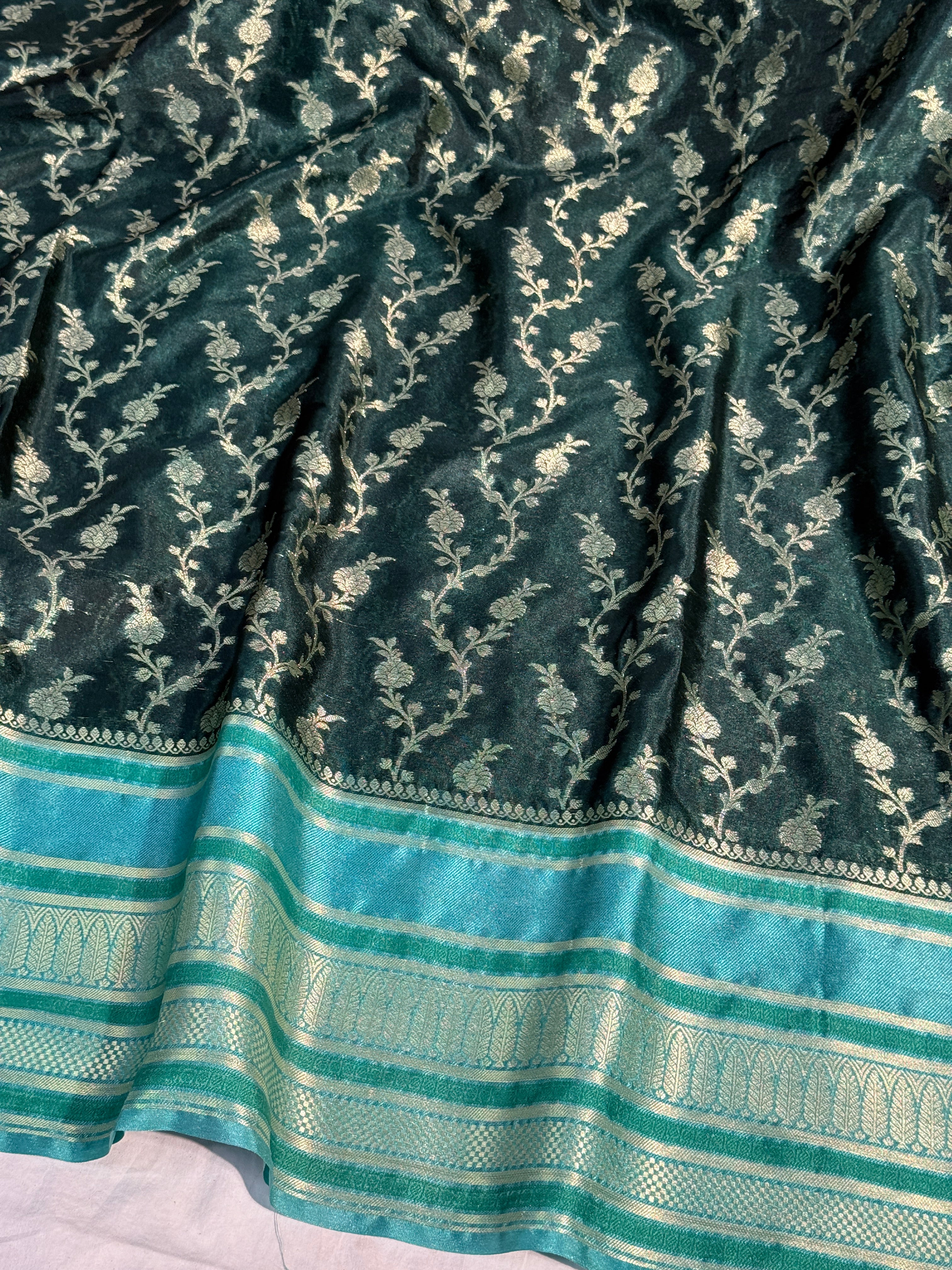 Contrast Bottlegreen Premium Soft Banarasi Chiniya Silk Saree