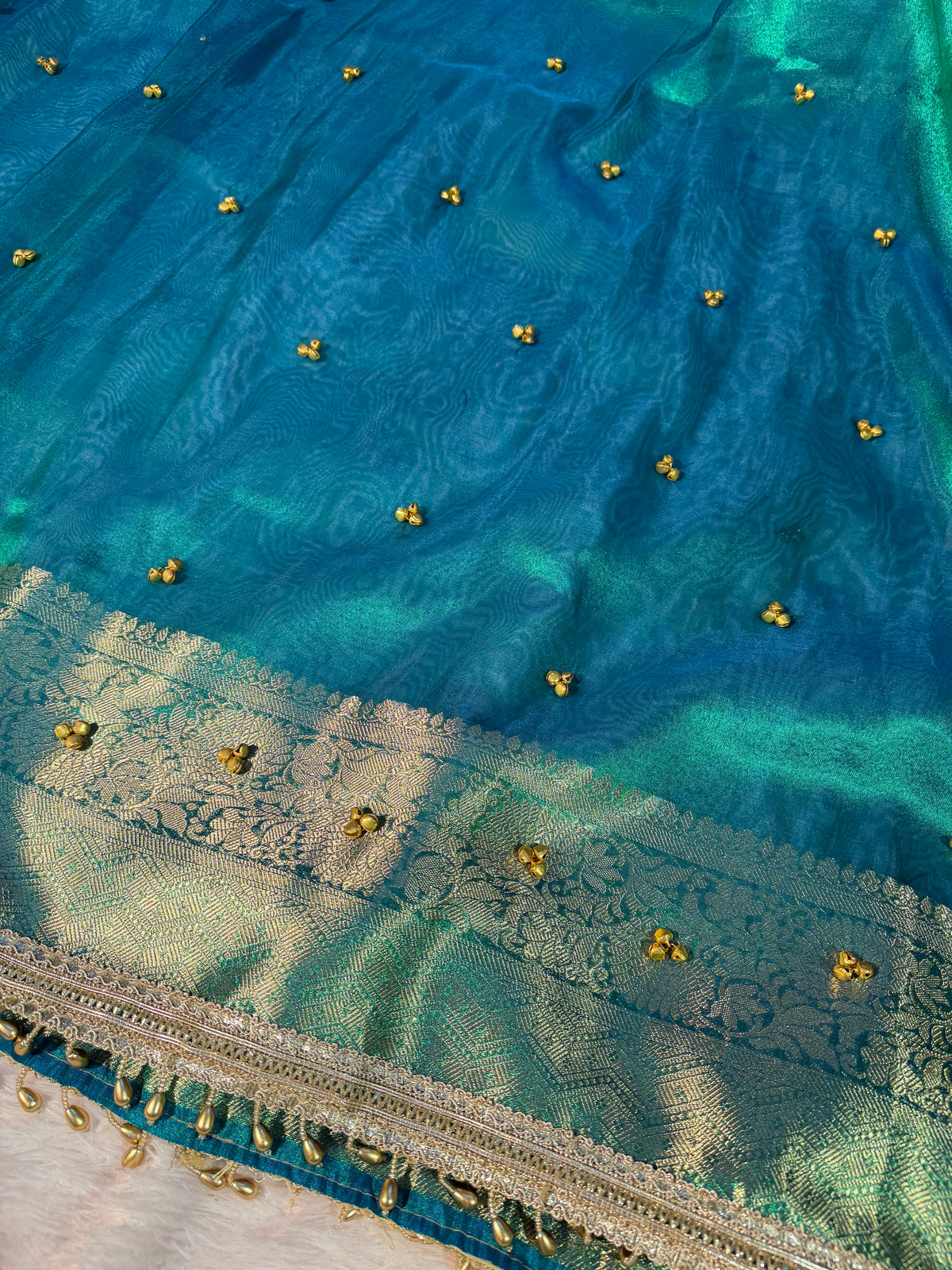 Viral Ghungroo Handwork Metallic Sapphire Green Premium Tissue Silk Banarasi Saree