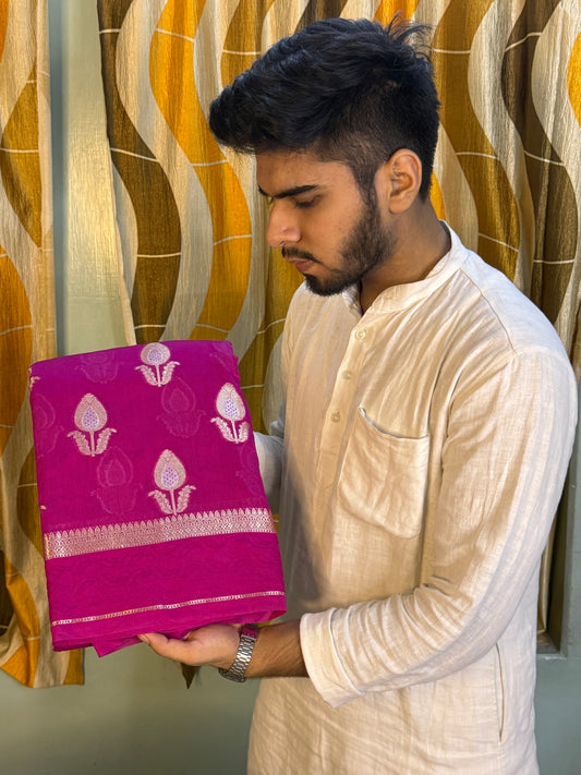 Exclusive Rani Pink Soft Kaath Bandh Weave Warm Silk Banarasi Saree