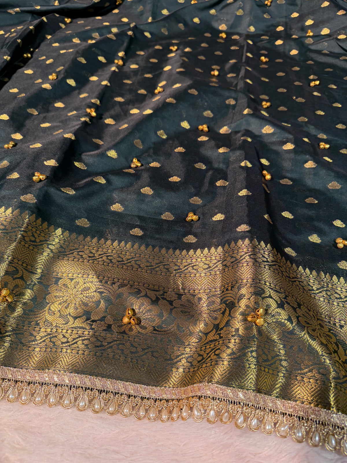 Viral Ghungroo Handwork Bottlegreen Premium Katan Silk Banarasi Saree