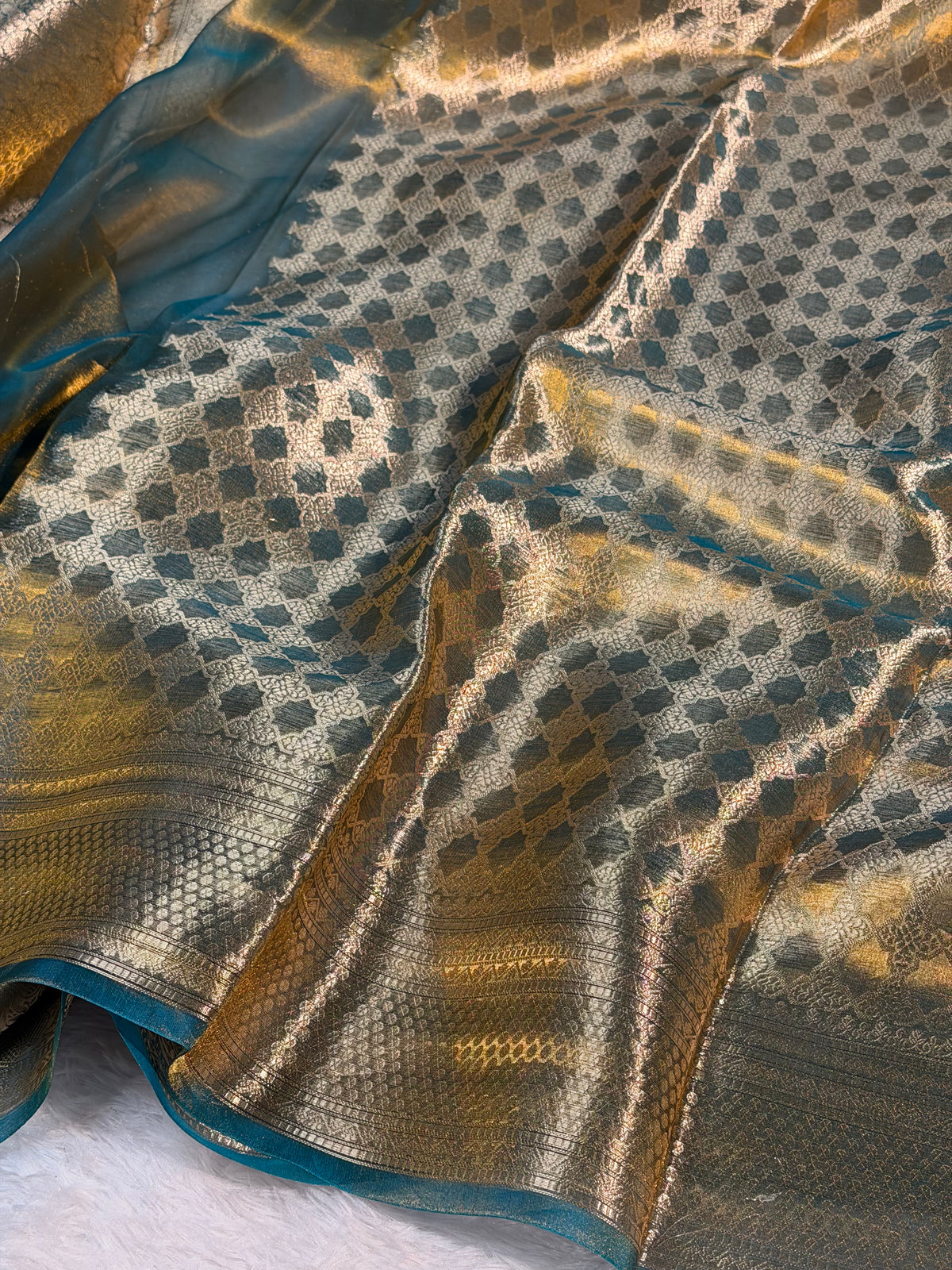 Dual Shaded Seagreen 100% Pure Tissue Silk Banarasi Saree