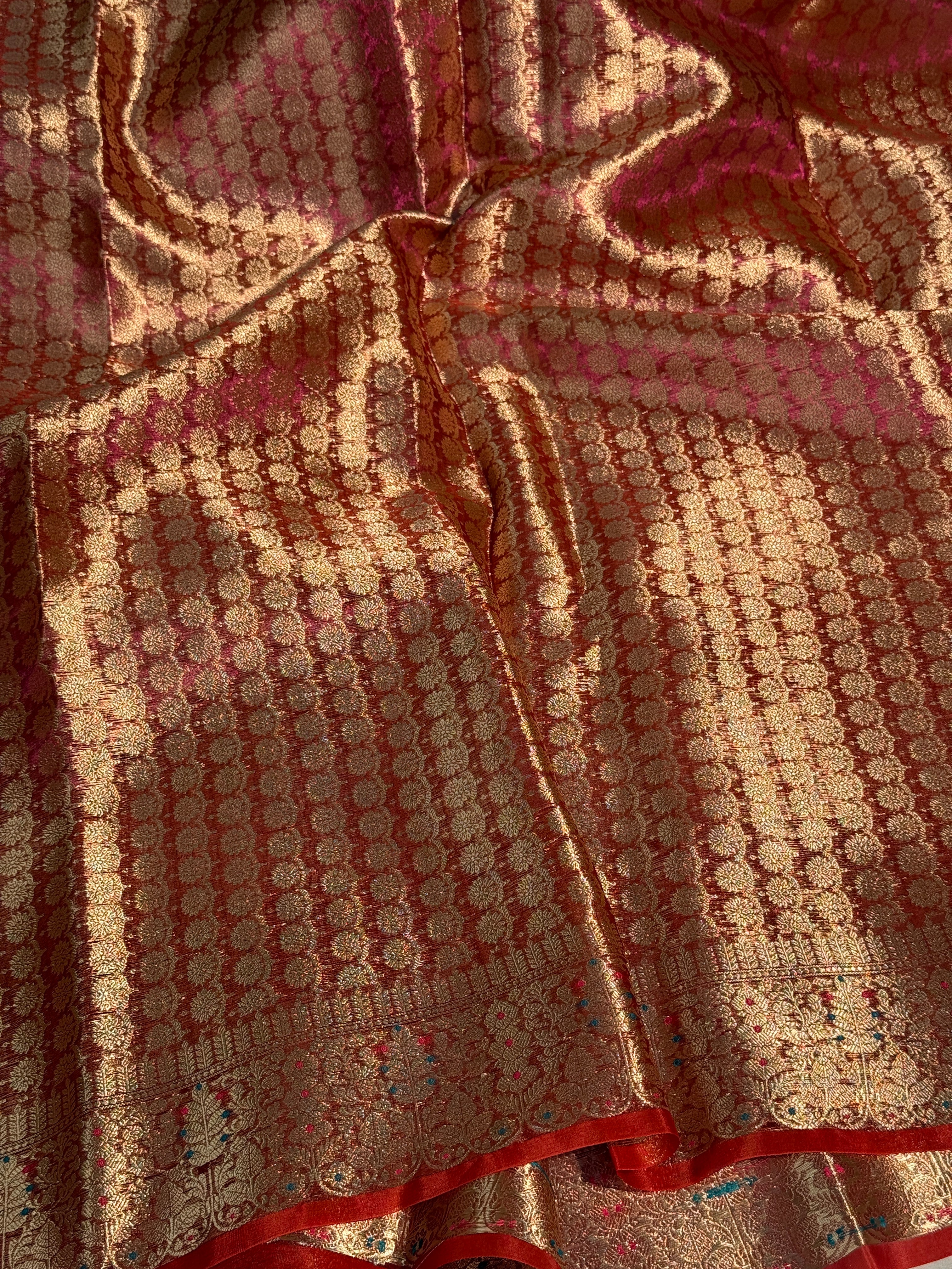 Dual Shaded Pure Tissue Silk Banarasi Saree with Traditional Meenakari Weave