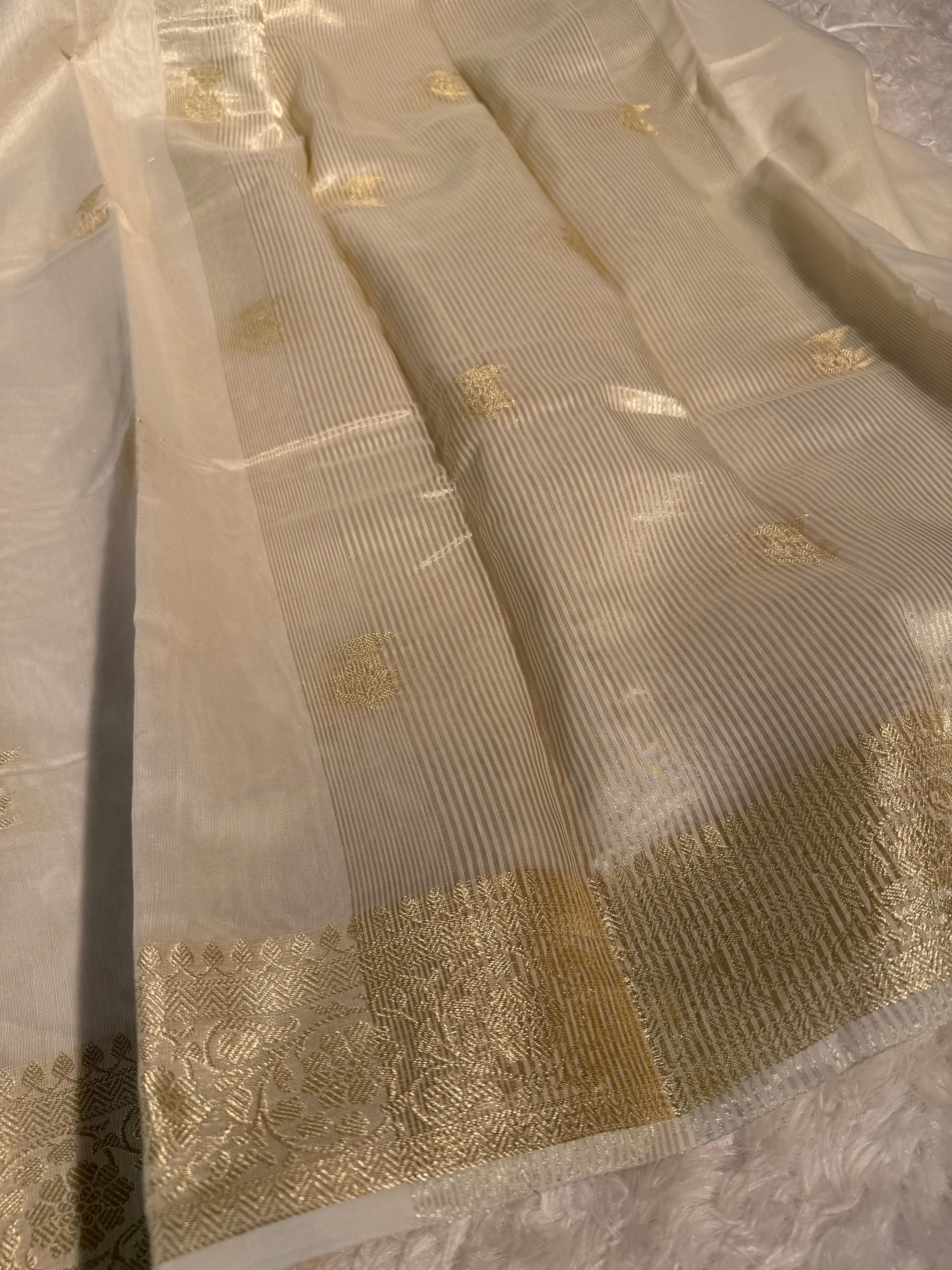 Premium Soft Cotton Silk Banarasi Saree with Rich Pallu