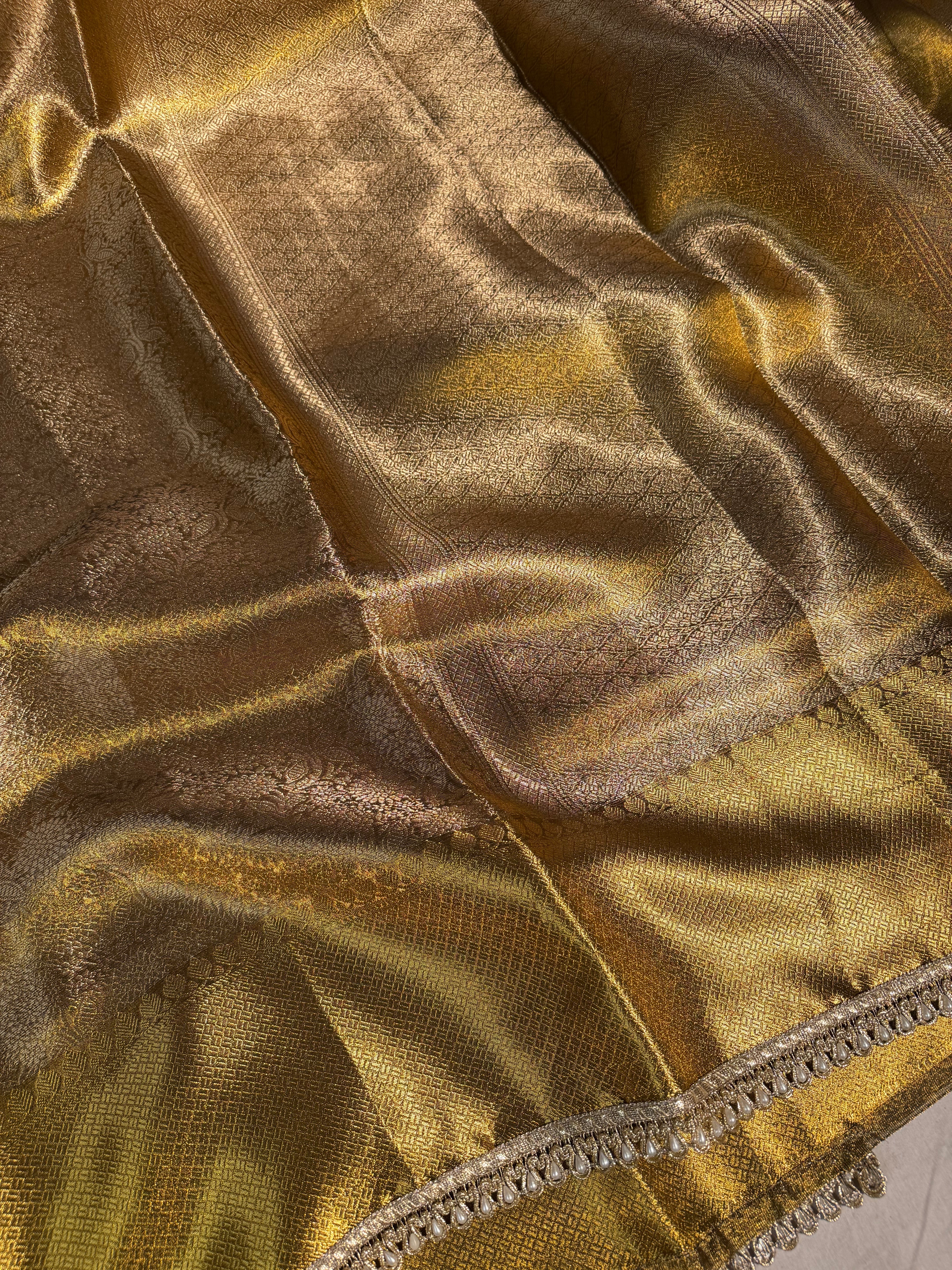 Dual Shaded Premium Kanjeevaram Tissue Silk Banarasi Saree with Moti Lace Attached