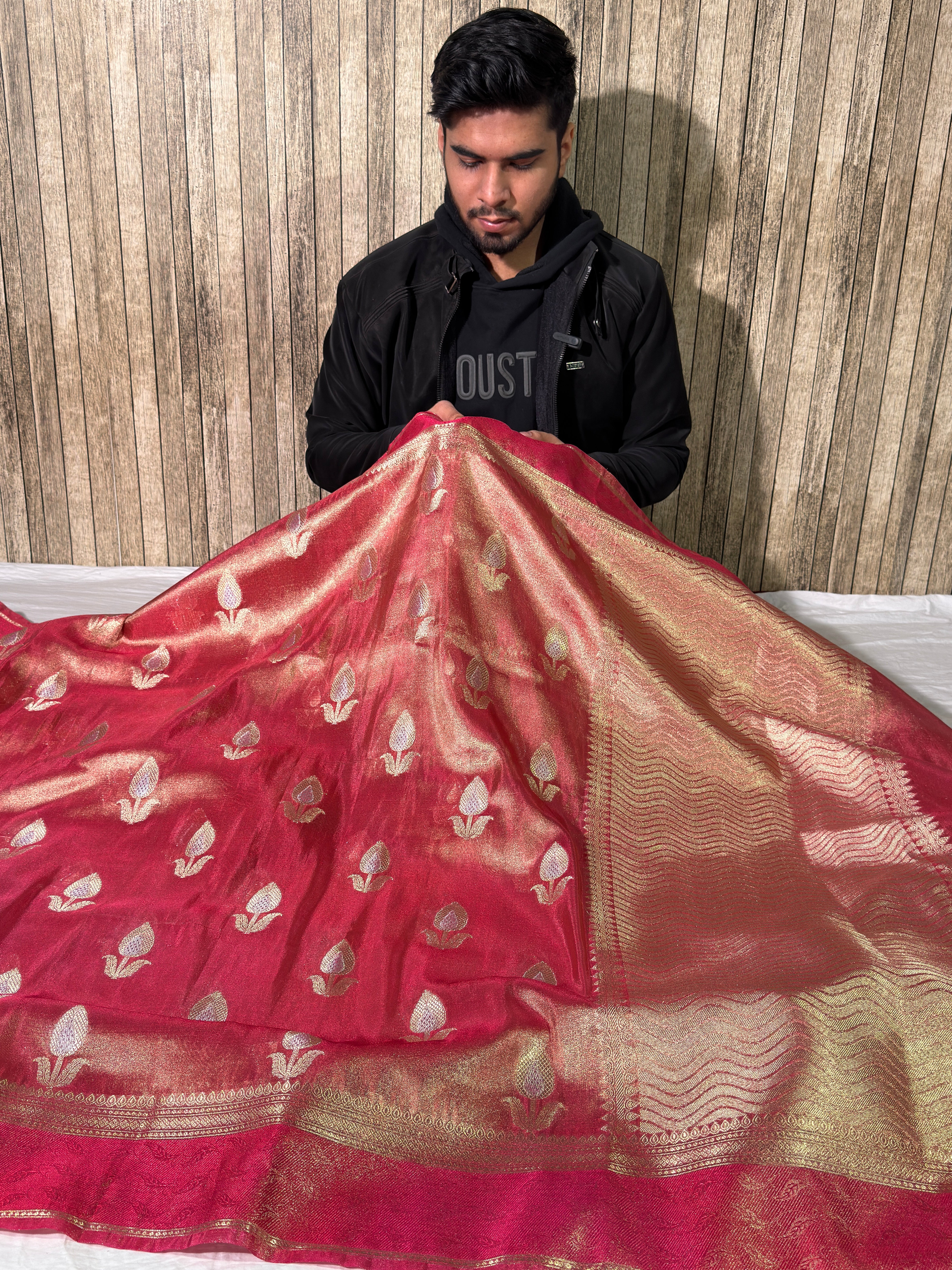 Metallic Rani Pink Premium Breathable Tissue Silk Banarasi Saree