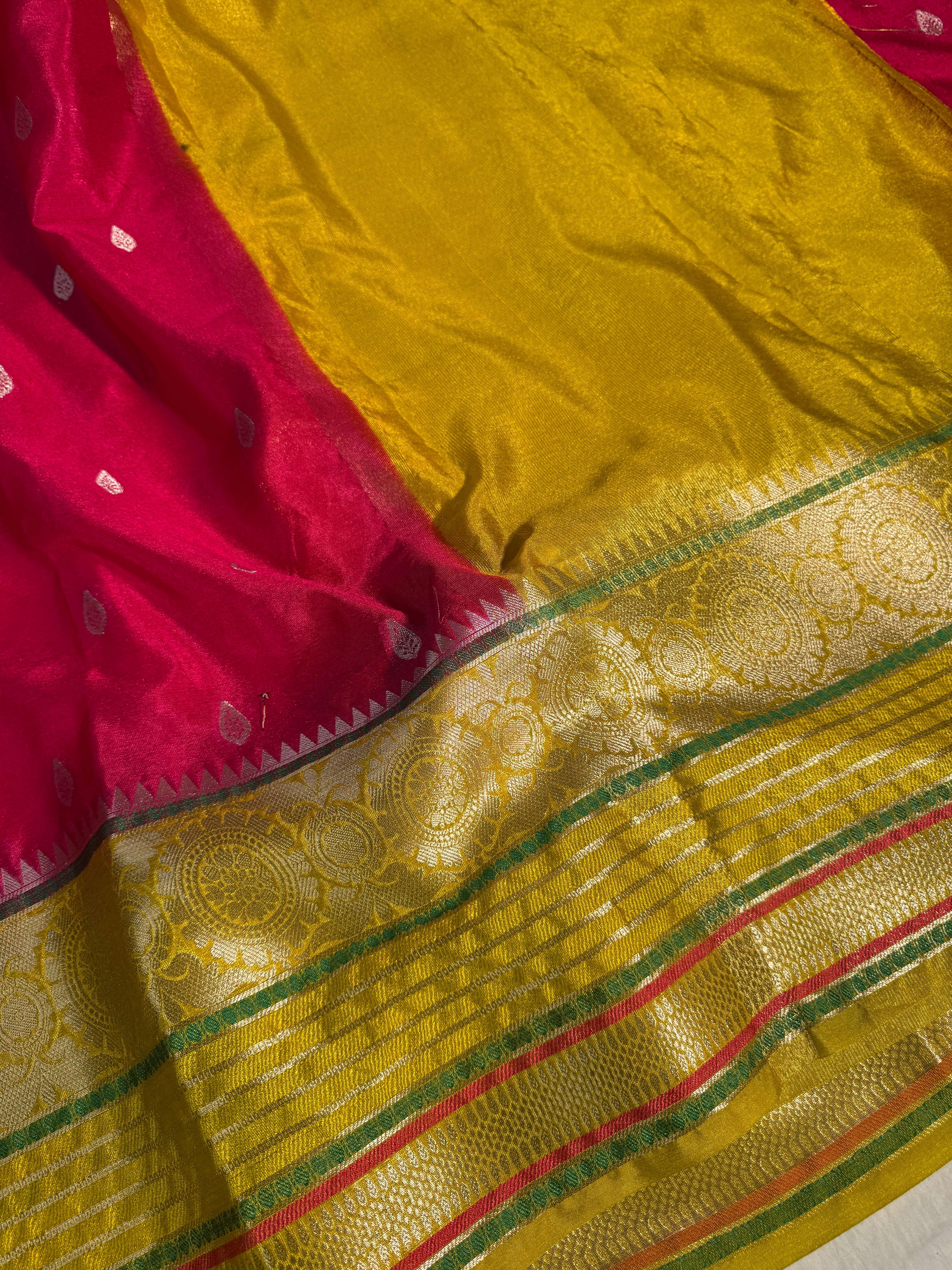Contrast Premium Soft Banarasi Chiniya Silk Saree