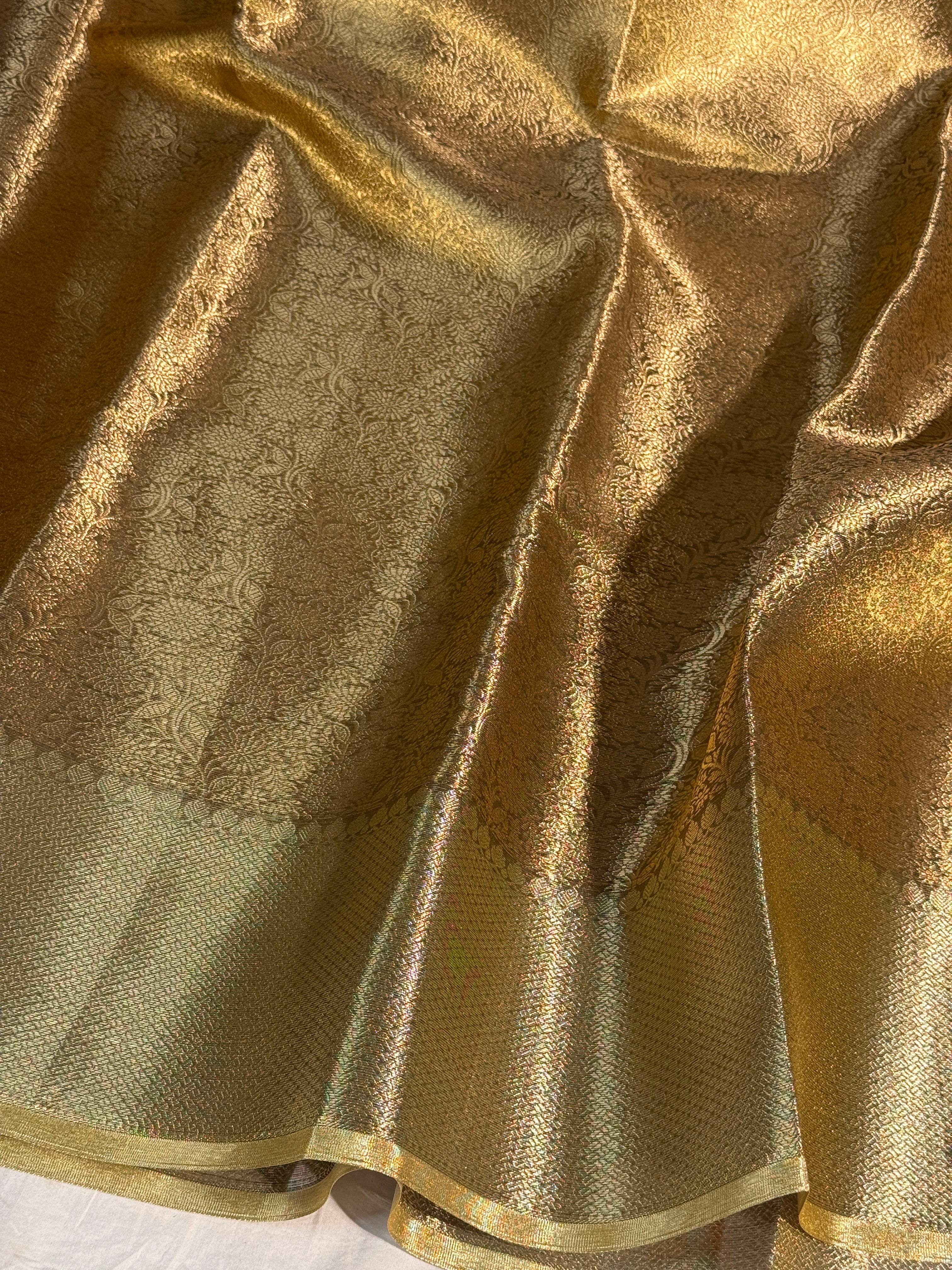 Dual Shaded Premium Kanjeevaram Tissue Silk Banarasi Saree