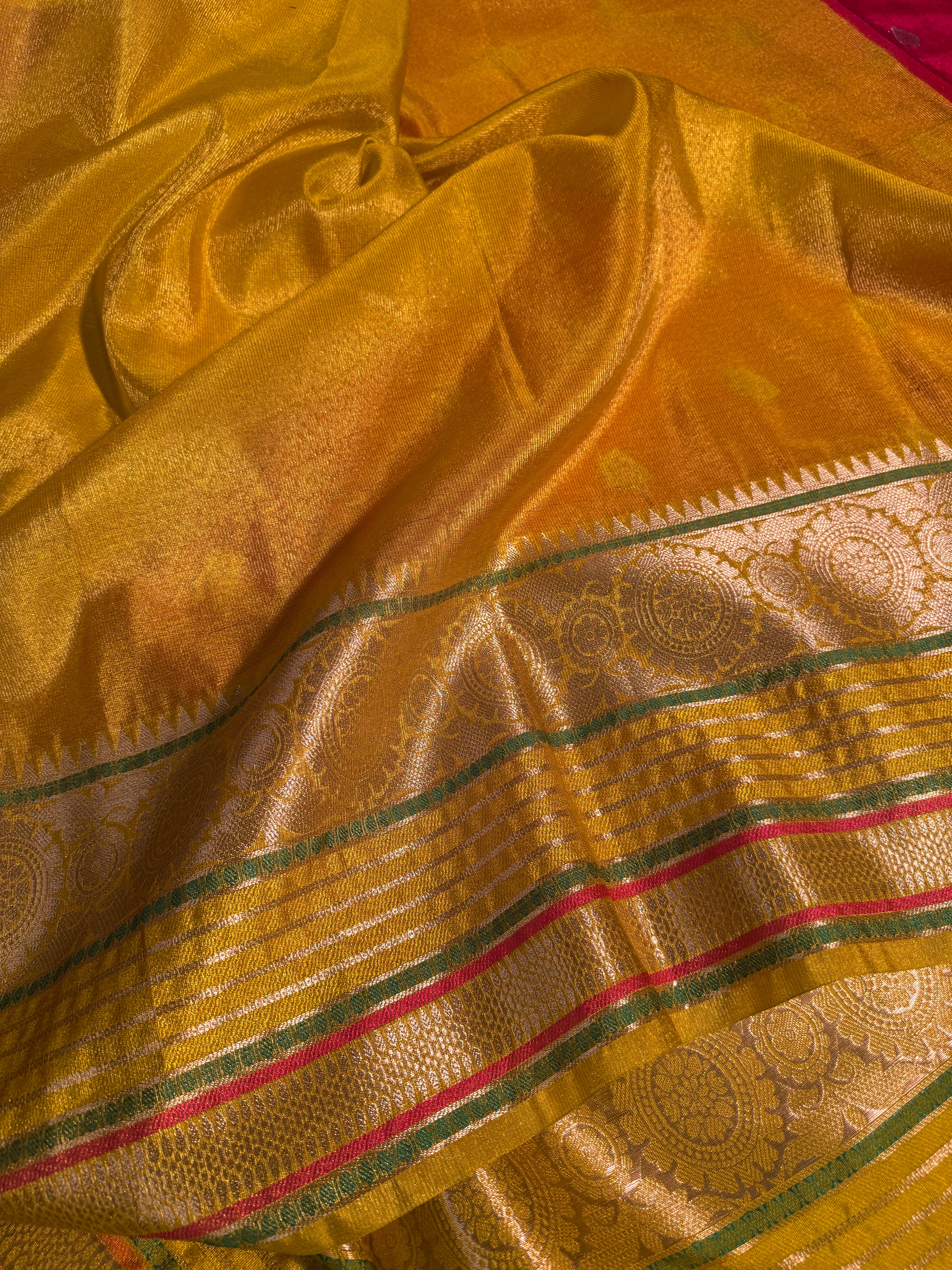 Contrast Premium Soft Banarasi Chiniya Silk Saree