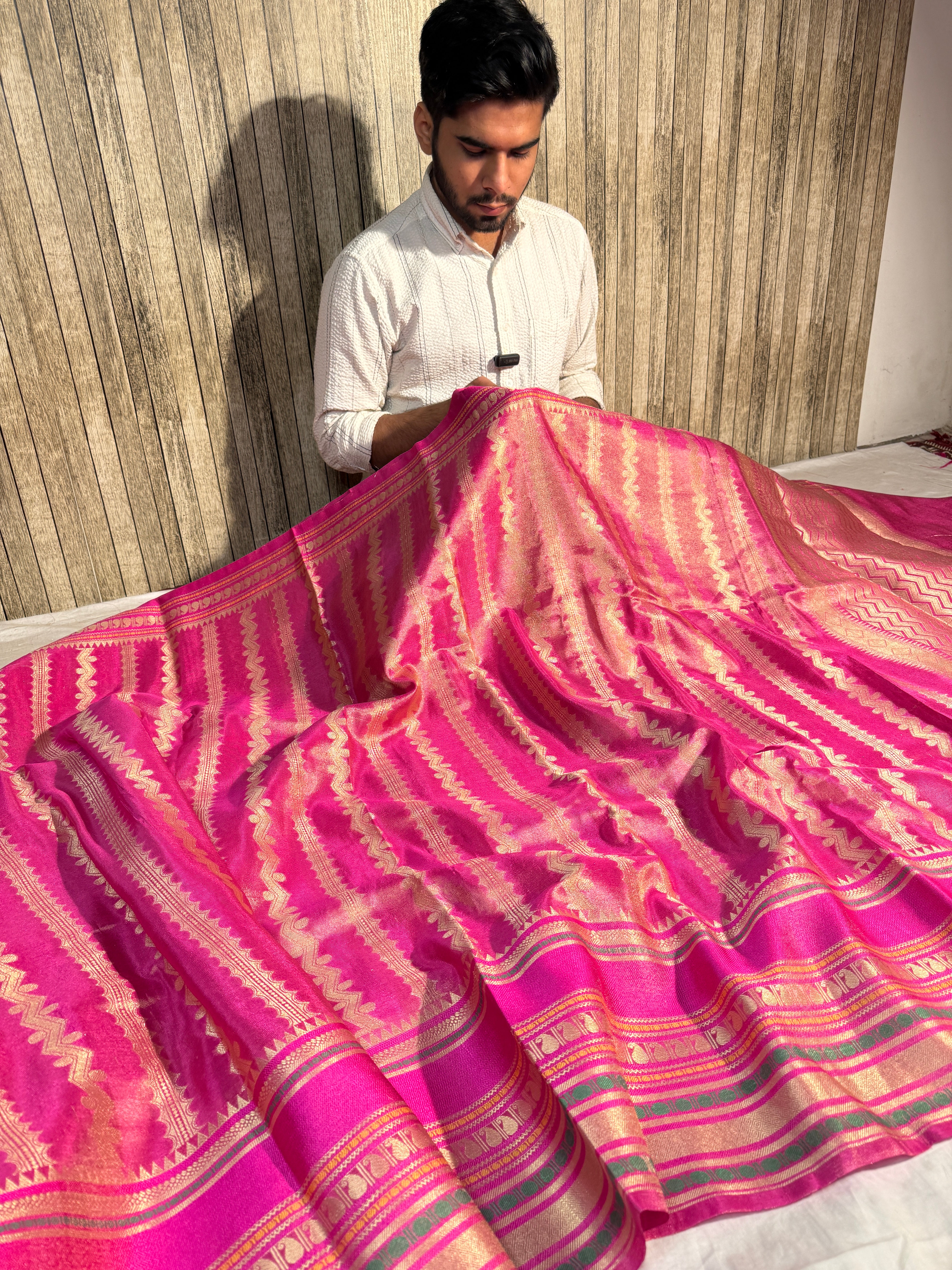 Metallic Rani Pink Premium Breathable Tissue Silk Banarasi Saree