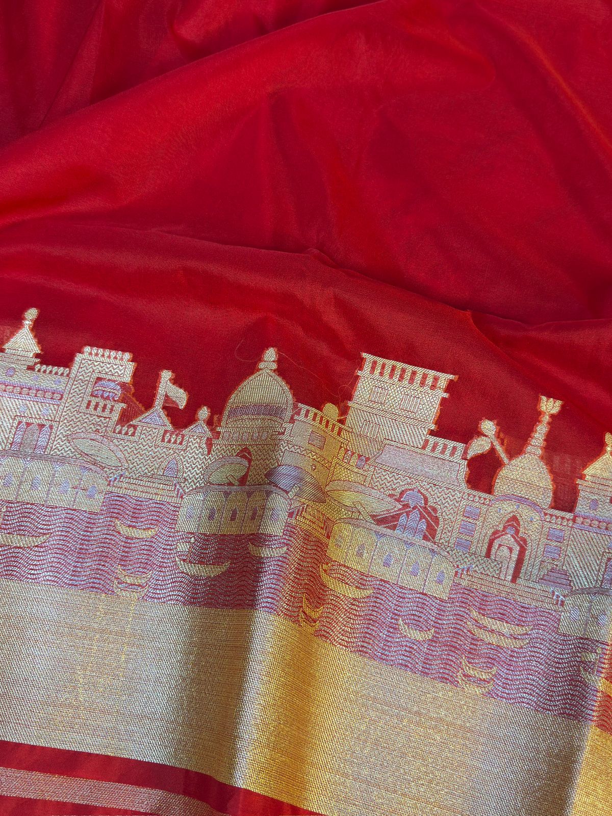 Premium Ghat Design Red Soft Kaath Bandh Weave Warm Silk Banarasi Saree