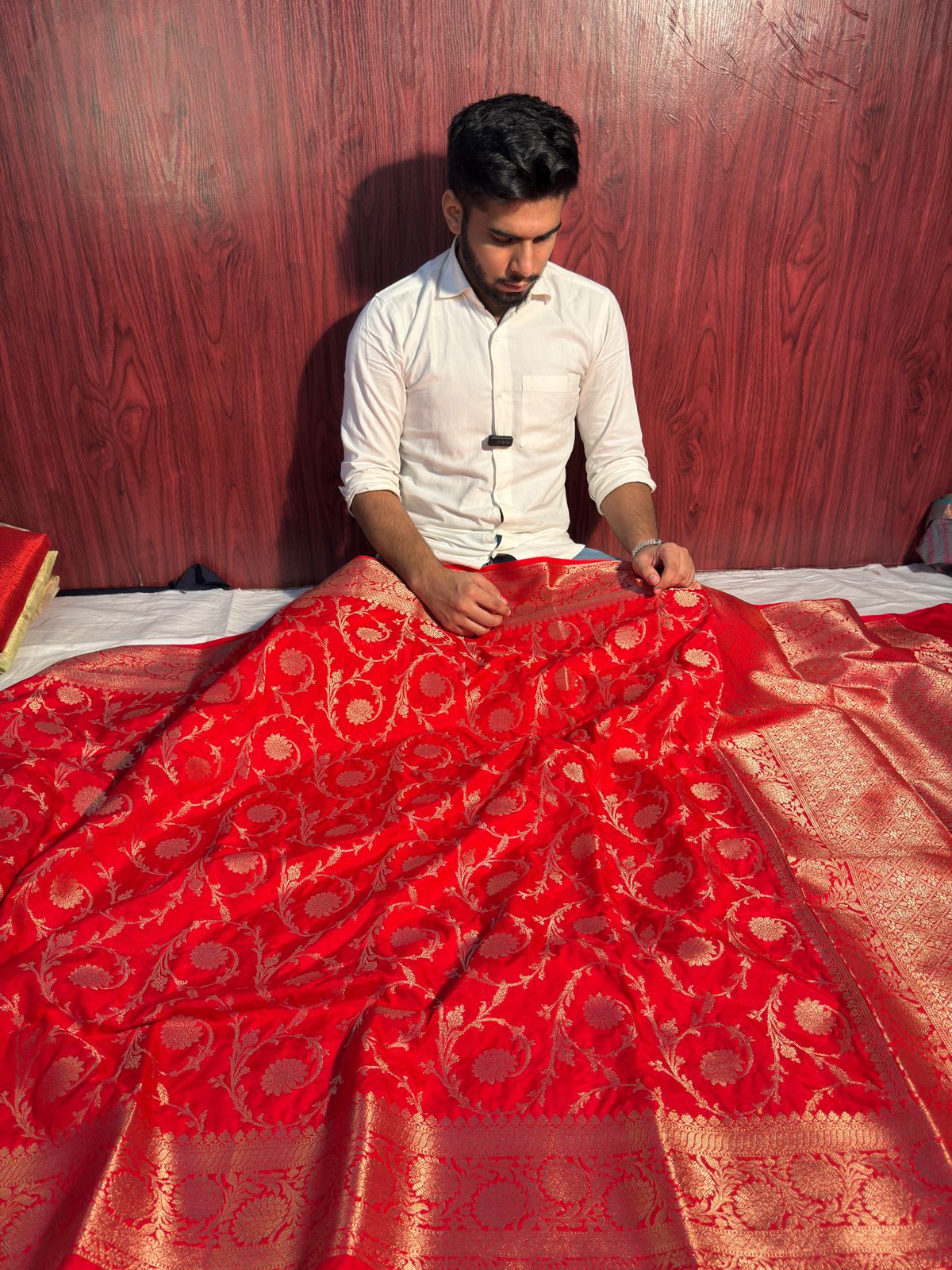 Bridal Red Premium Chiniya Silk Floral Jaal Weave Banarasi Saree