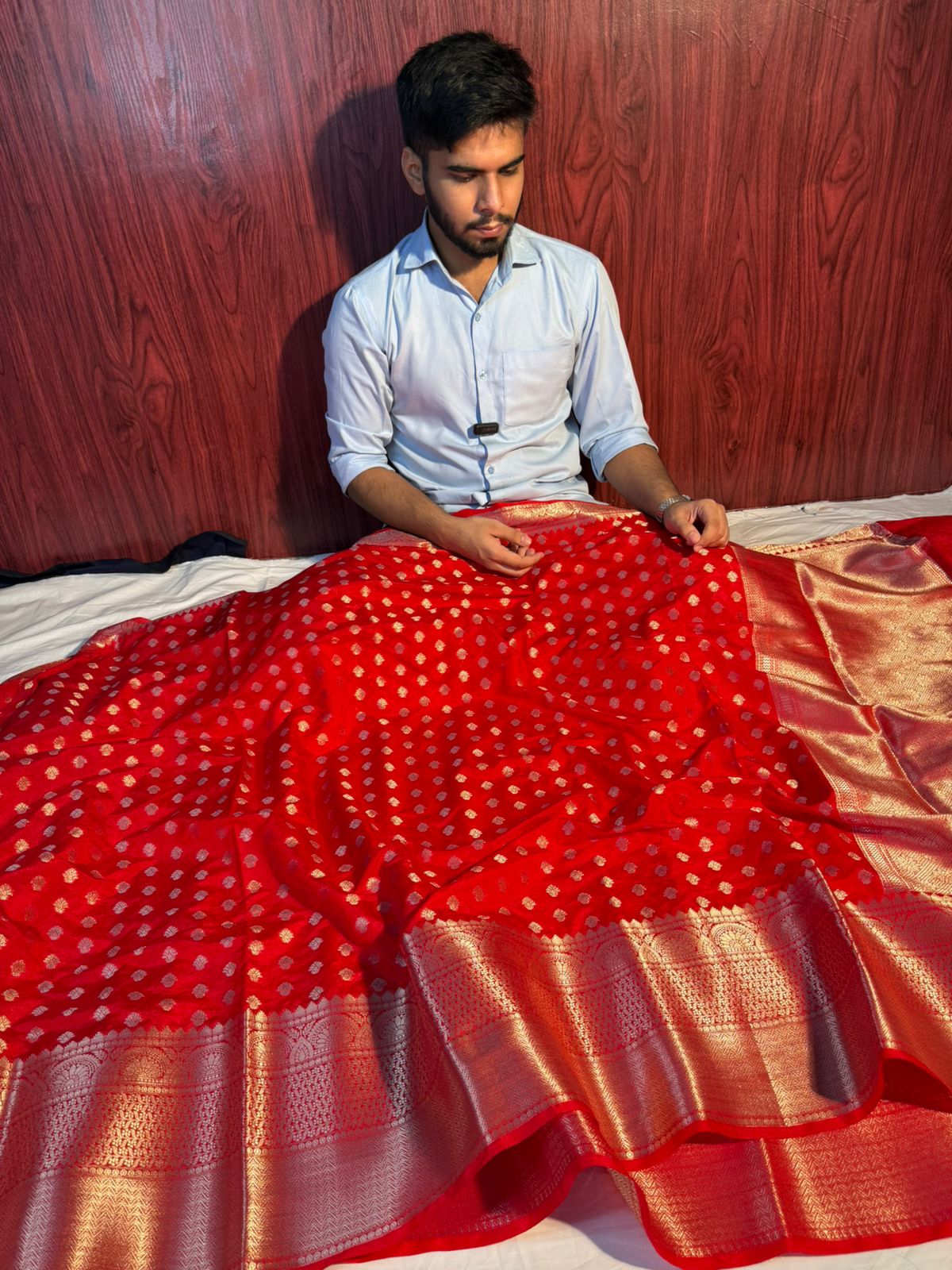 Bridal Red Premium Chiniya Silk Zari Buti Weave Banarasi Saree