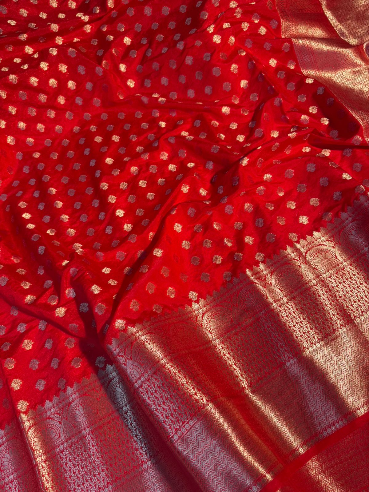 Bridal Red Premium Chiniya Silk Zari Buti Weave Banarasi Saree