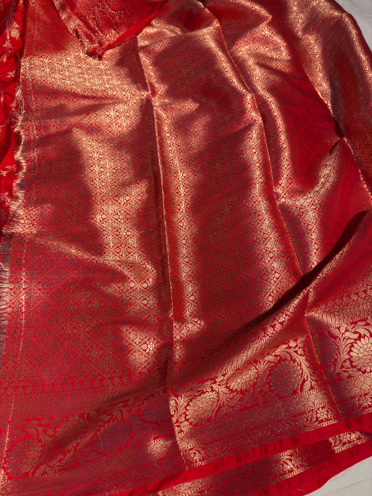Bridal Red Premium Chiniya Silk Floral Jaal Weave Banarasi Saree